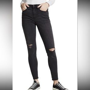 Madewell 9 inch high-rise distressed denim